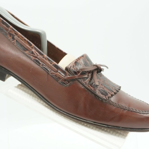 Salvatore Ferragamo Studio Sz 9 D Kiltie B6 D1